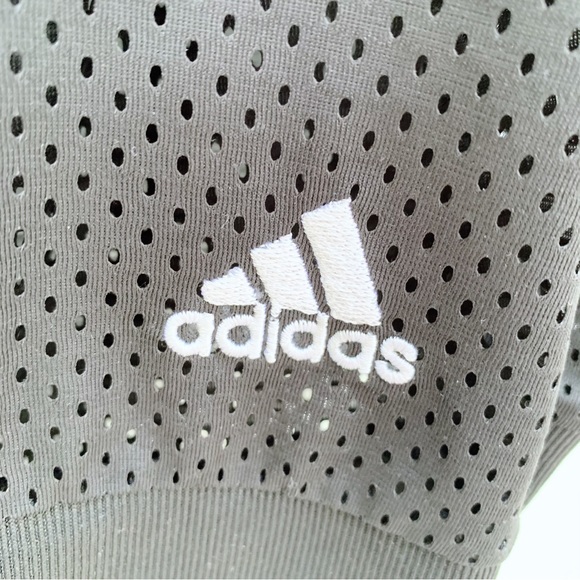 SOLD Adidas Top - Picture 4 of 4